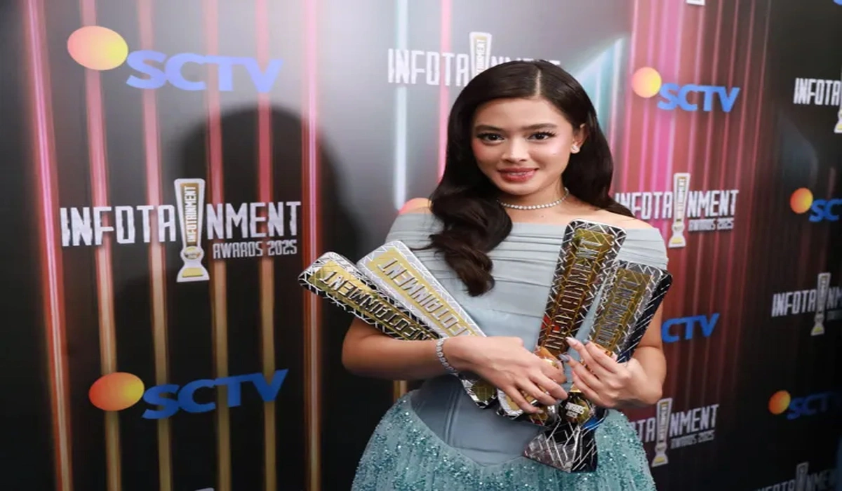 Aqeela Calista Sabet 4 Piala di Infotainment Awards 2025
